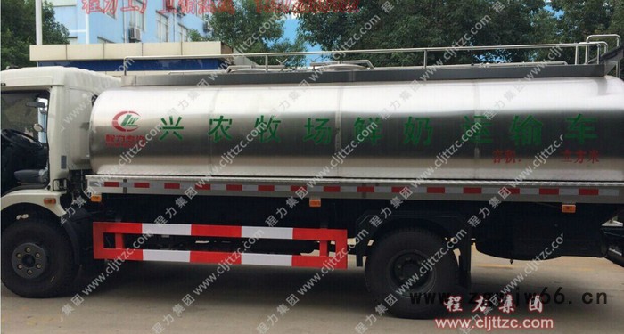 奶罐车**：不锈钢罐体，保温夹层，内带清洗喷头1387288-0182图1