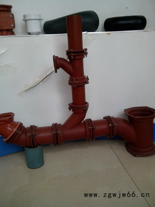 亚西亚牌柔性铸铁排水管厂家配套生产铸铁管件 卡箍式连接方式排水管件