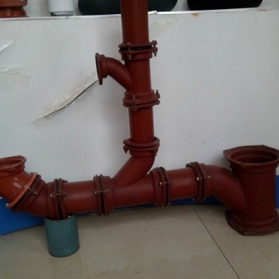 亚西亚牌柔性铸铁排水管厂家配套生产铸铁管件 卡箍式连接方式排水管件