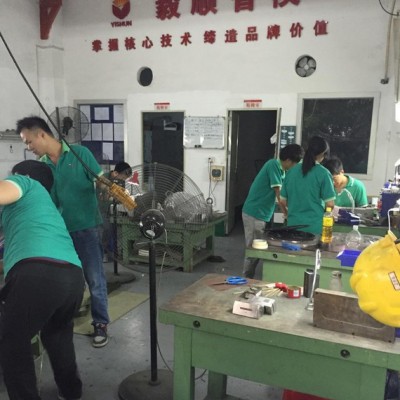 塑胶模具省模拋光加工手机模具汽车车灯模具光学抛光 塑胶模具抛光