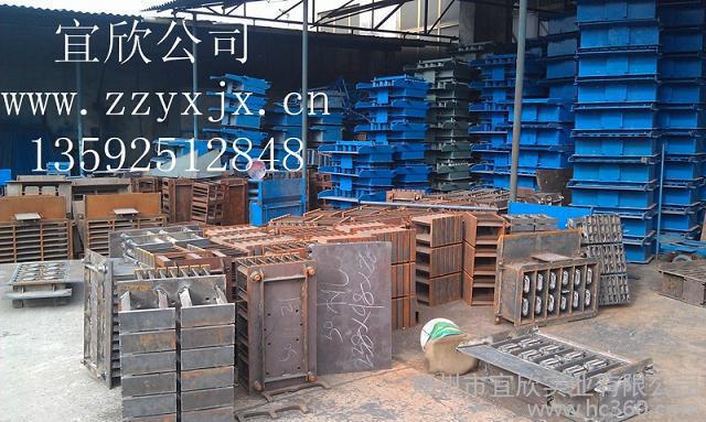 专业定做**马路砖机模具 加工耐磨地面花纹砖机模具 郑州宜欣小型路面砖制砖机设备模具车间一角